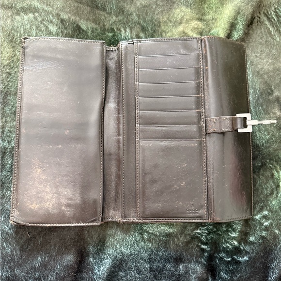 SOLD. Gucci Tan Wallet with Green and Red Stripe - Picture 3 of 5